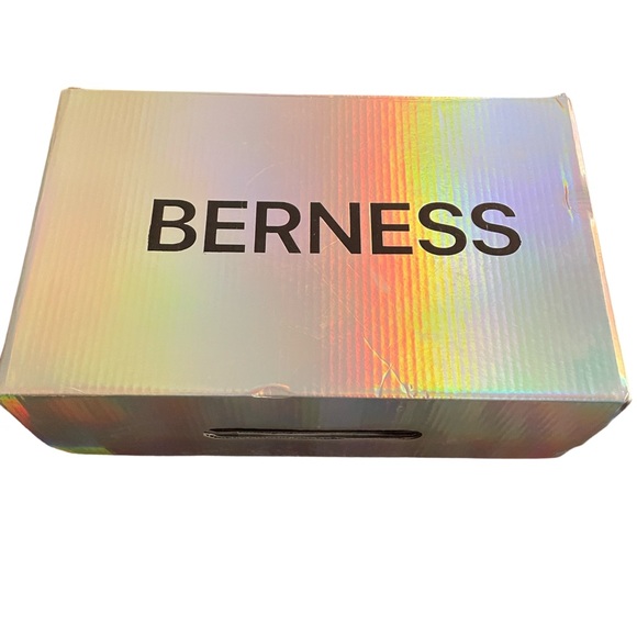 NWT Black Platform Flip Flops - Picture 6 of 8